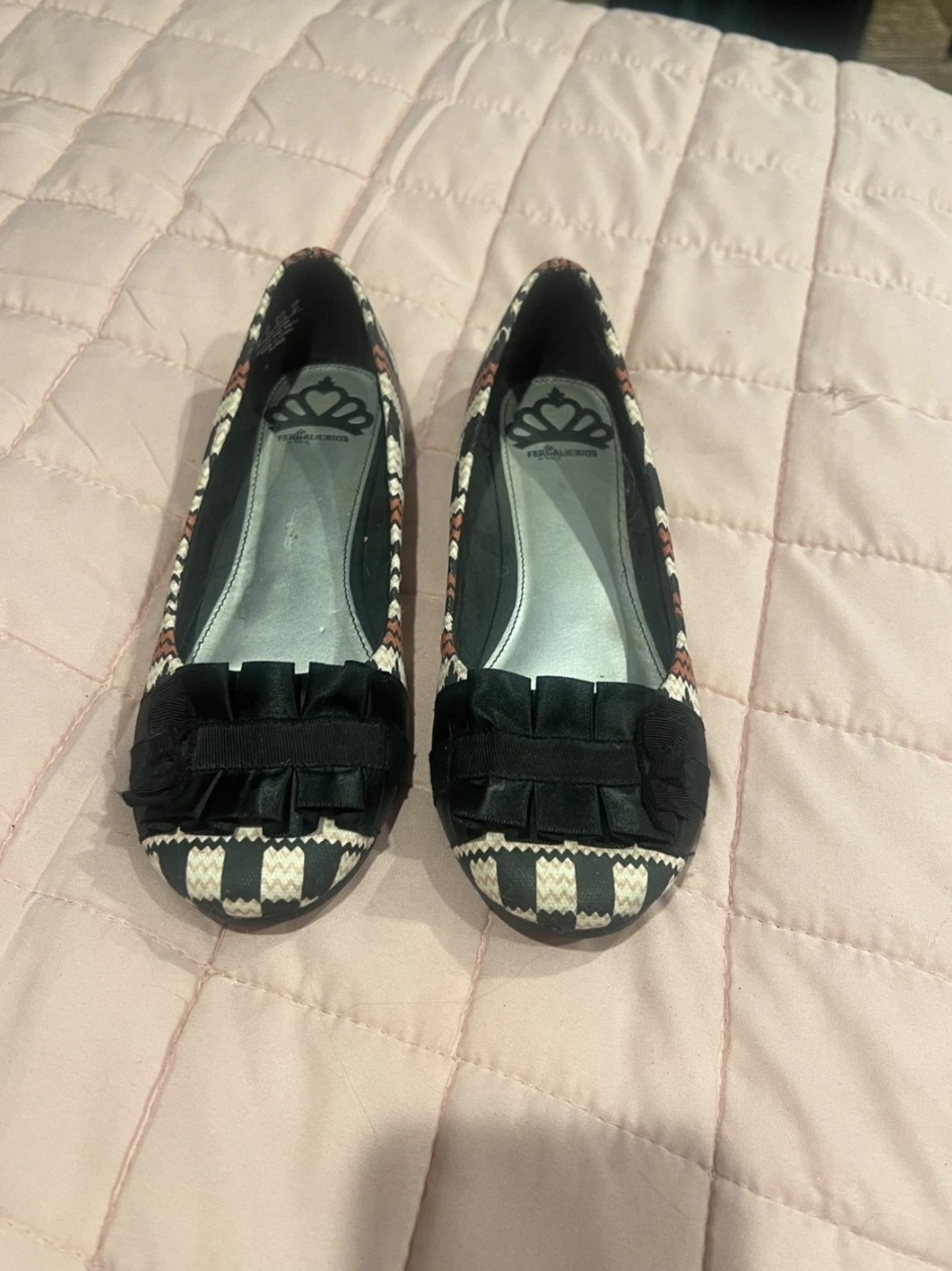 Fergalicious by Fergie Patterned Ballet Flats Black Rust Bow Size 7 - Picture 3 of 4